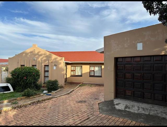 3 BEDROOM HOUSE FOR SALE IN MTHATHA CENTRAL